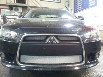 5 999 р. Защитная сетка в бампер (3 части, ячейка 3х7 мм) Alfeco Стандарт Mitsubishi Lancer 10 CY седан рестайлинг (2011-2017) (Хром)  с доставкой в г. Вологда. Увеличить фотографию 2