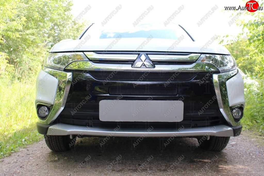 7 349 р. Защитная сетка в бампер (4 части, ячейка 3х7 мм) Alfeco Стандарт  Mitsubishi Outlander  GF (2015-2018) 2-ой рестайлинг (Чёрная)  с доставкой в г. Вологда