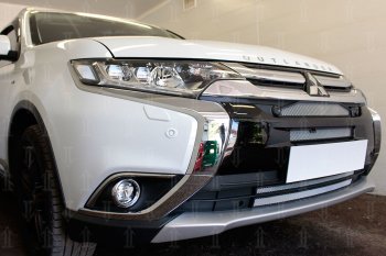 7 599 р. Защитная сетка в бампер (4 части, с парктроником, ячейка 3х7 мм) Alfeco Стандарт  Mitsubishi Outlander  GF (2015-2018) 2-ой рестайлинг (Хром)  с доставкой в г. Вологда. Увеличить фотографию 4