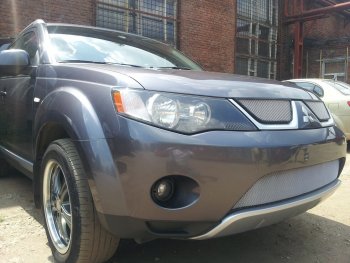 3 079 р. Защитная сетка в бампер (верх, ячейка 3х7 мм) Alfeco Стандарт Mitsubishi Outlander XL (CW)  дорестайлинг (2005-2009) (Хром)  с доставкой в г. Вологда. Увеличить фотографию 2