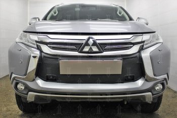 3 689 р. Защитная сетка в бампер (верх, ячейка 3х7 мм) Стрелка11 Премиум  Mitsubishi Pajero Sport  QE (2015-2021) дорестайлинг (Чёрная)  с доставкой в г. Вологда. Увеличить фотографию 3