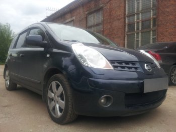 2 999 р. Защитная сетка в бампер (низ, ячейка 3х7 мм) Стрелка11 Стандарт Nissan Note 1 E11 дорестайлинг (2004-2008) (Чёрная)  с доставкой в г. Вологда. Увеличить фотографию 2