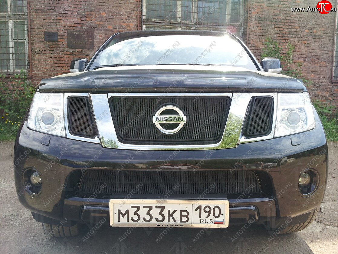 2 899 р. Защитная сетка в бампер (низ, ячейка 3х7 мм) Стрелка11 Стандарт Nissan Navara 2 D40 рестайлинг (2010-2016) (Чёрная)  с доставкой в г. Вологда