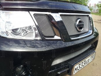 3 079 р. Защитная сетка в бампер (низ, ячейка 3х7 мм) Стрелка11 Стандарт Nissan Navara 2 D40 рестайлинг (2010-2016) (Хром)  с доставкой в г. Вологда. Увеличить фотографию 2