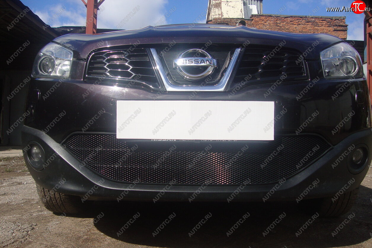 3 489 р. Защитная сетка в бампер (низ, ячейка 3х7 мм) Стрелка11 Стандарт Nissan Qashqai 1 J10 рестайлинг (2010-2013) (Чёрная)  с доставкой в г. Вологда