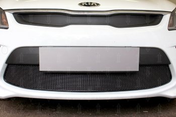 4 299 р. Защитная сетка в бампер (низ, ячейка 4х10 мм) Alfeco Премиум  KIA Rio  4 YB (2017-2020) дорестайлинг, хэтчбэк (Чёрная)  с доставкой в г. Вологда. Увеличить фотографию 2
