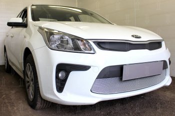 4 199 р. Защитная сетка в бампер (низ, ячейка 4х10 мм) Alfeco Премиум  KIA Rio  4 YB (2017-2020) дорестайлинг, хэтчбэк (Хром)  с доставкой в г. Вологда. Увеличить фотографию 2
