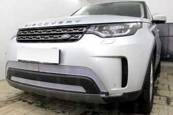 11 399 р. Защитная сетка в бампер (низ, 3 части, ячейка 4х10 мм) Alfeco Премиум  Land Rover Discovery  5 L462 (2016-2025) (Хром)  с доставкой в г. Вологда. Увеличить фотографию 4