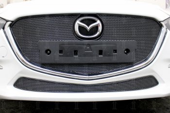 3 899 р. Защитная сетка в бампер (низ, ячейка 4х10 мм) Alfeco Премиум Mazda 3/Axela BM рестайлинг седан (2016-2019) (Чёрная)  с доставкой в г. Вологда. Увеличить фотографию 2