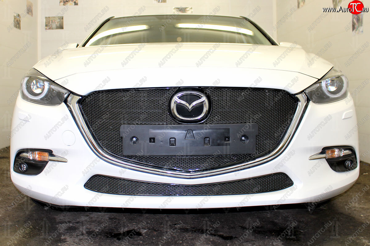 3 899 р. Защитная сетка в бампер (низ, ячейка 4х10 мм) Alfeco Премиум Mazda 3/Axela BM рестайлинг седан (2016-2019) (Чёрная)  с доставкой в г. Вологда