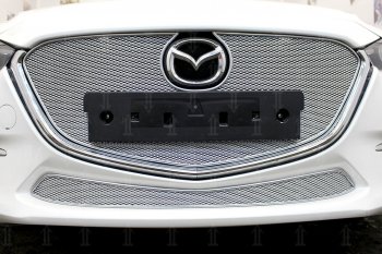 3 899 р. Защитная сетка в бампер (низ, ячейка 4х10 мм) Alfeco Премиум Mazda 3/Axela BM рестайлинг седан (2016-2019) (Хром)  с доставкой в г. Вологда. Увеличить фотографию 2