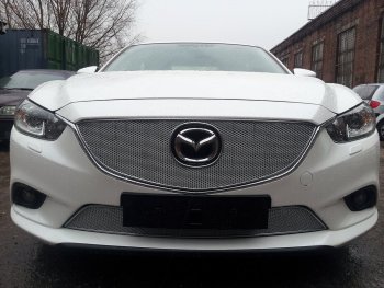 5 399 р. Защитная сетка в бампер (верх, ячейка 4х10 мм) Alfeco Премиум  Mazda 6  GJ (2012-2015) дорестайлинг седан, дорестайлинг универсал (Хром)  с доставкой в г. Вологда. Увеличить фотографию 4