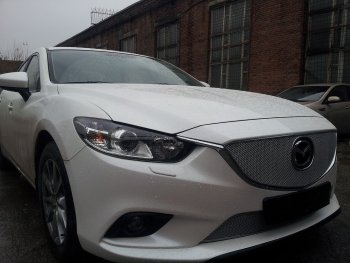 5 399 р. Защитная сетка в бампер (верх, ячейка 4х10 мм) Alfeco Премиум  Mazda 6  GJ (2012-2015) дорестайлинг седан, дорестайлинг универсал (Хром)  с доставкой в г. Вологда. Увеличить фотографию 3