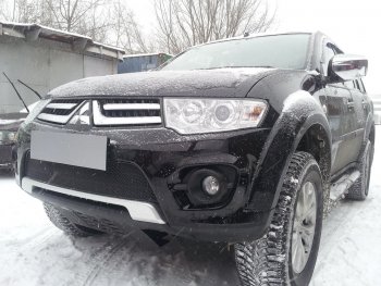 4 299 р. Защитная сетка в бампер (низ, ячейка 4х10 мм) Alfeco Премиум  Mitsubishi L200  4 - Pajero Sport  PB (Чёрная)  с доставкой в г. Вологда. Увеличить фотографию 3