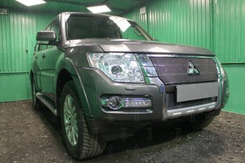 5 399 р. Защитная сетка в бампер (верх, ячейка 4х10 мм) Стрелка11 Премиум Mitsubishi Pajero 4 V90 2-ой рестайлинг (2014-2020) (Чёрная)  с доставкой в г. Вологда. Увеличить фотографию 3