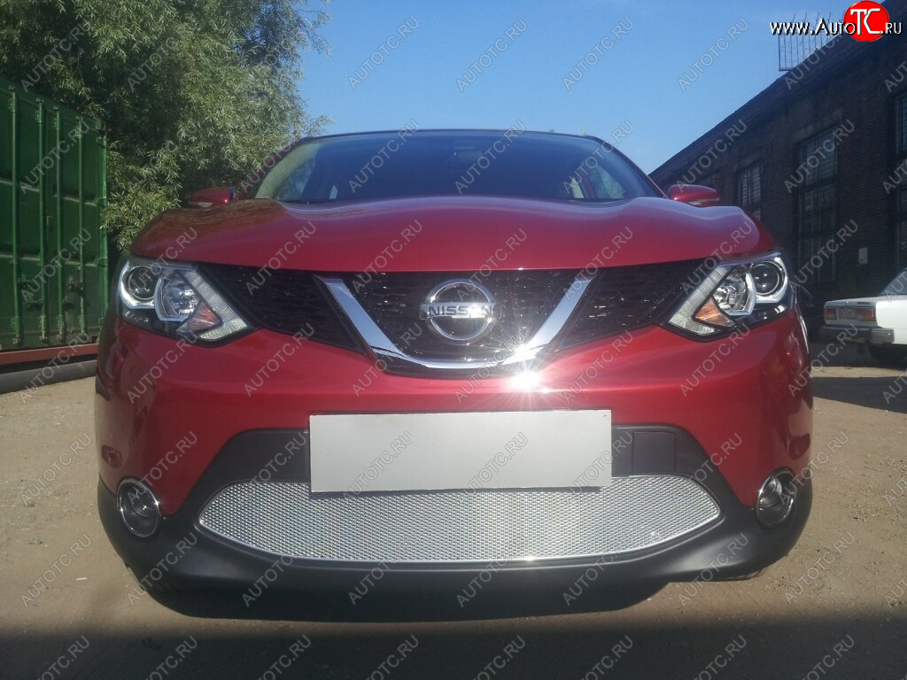 4 499 р. Защитная сетка в бампер (низ, ячейка 4х10 мм) Стрелка11 Премиум  Nissan Qashqai  2 (2013-2019) J11 дорестайлинг (Хром)  с доставкой в г. Вологда
