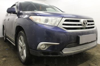 4 799 р. Защитная сетка в бампер (низ, ячейка 4х10 мм) Стрелка11 Премиум Toyota Highlander XU40 рестайлинг (2010-2013) (Хром)  с доставкой в г. Вологда. Увеличить фотографию 2