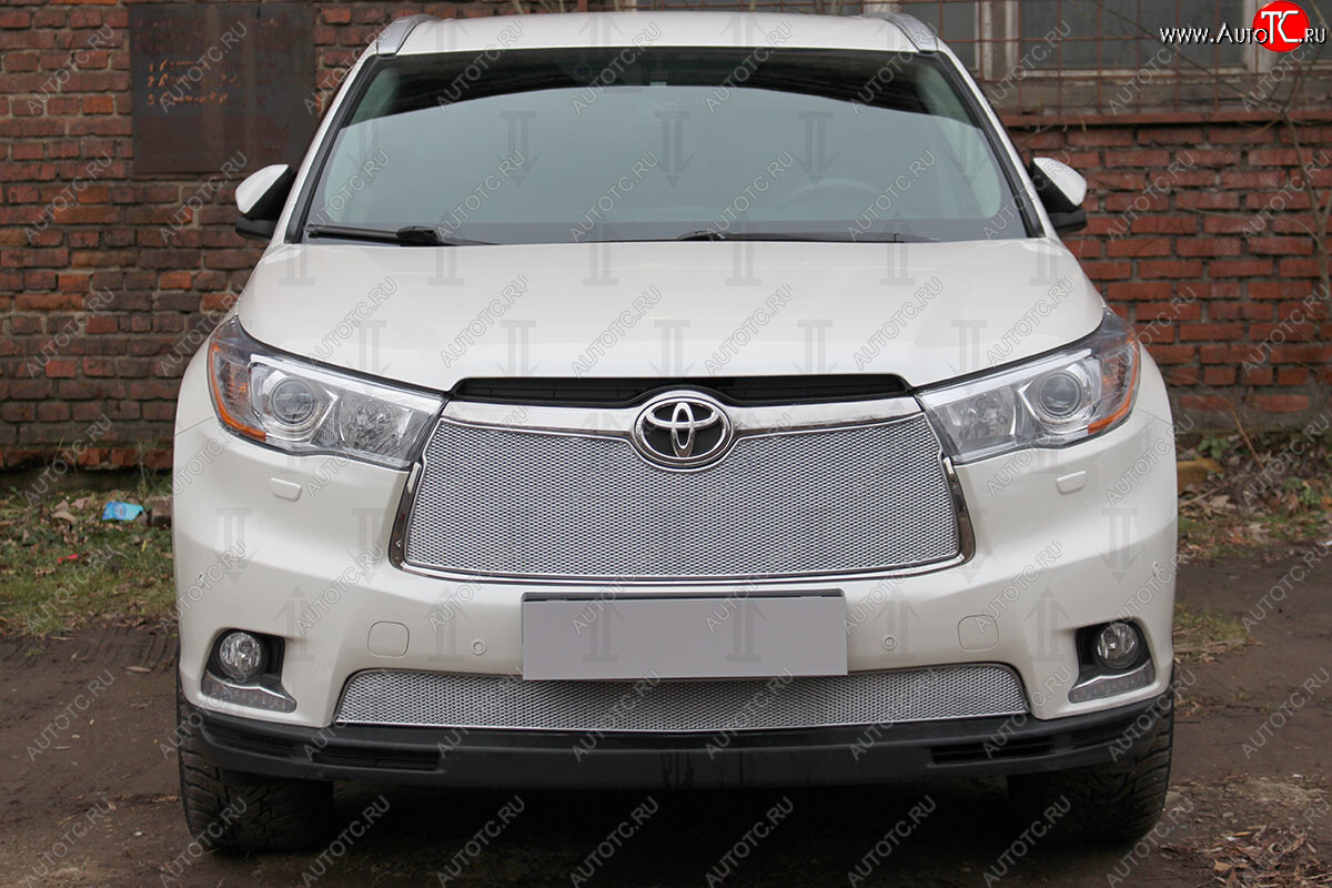 4 299 р. Защитная сетка в бампер (низ, ячейка 4х10 мм) Стрелка11 Премиум  Toyota Highlander  XU50 (2013-2017) дорестайлинг (Хром)  с доставкой в г. Вологда