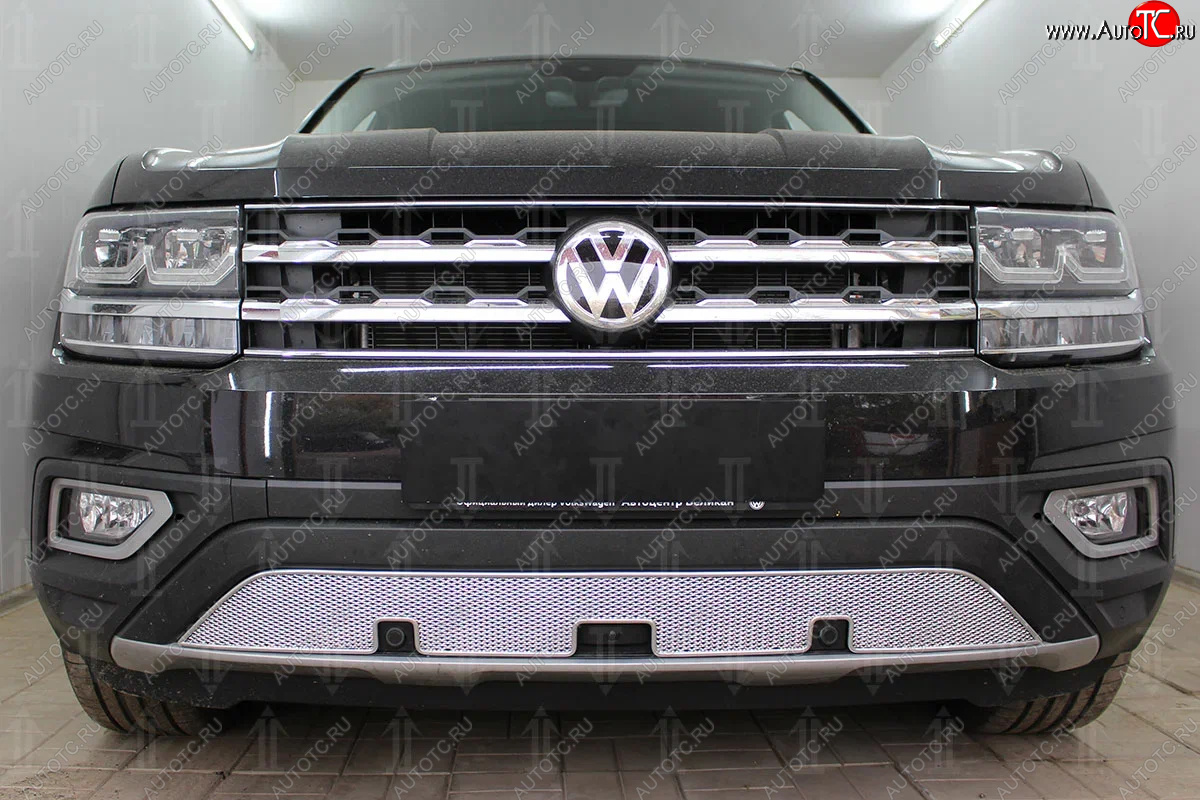 4 699 р. Защитная сетка в бампер (низ, ячейка 4х10 мм) Стрелка11 Премиум  Volkswagen Teramont  CA1 (2016-2020) дорестайлинг (Хром)  с доставкой в г. Вологда