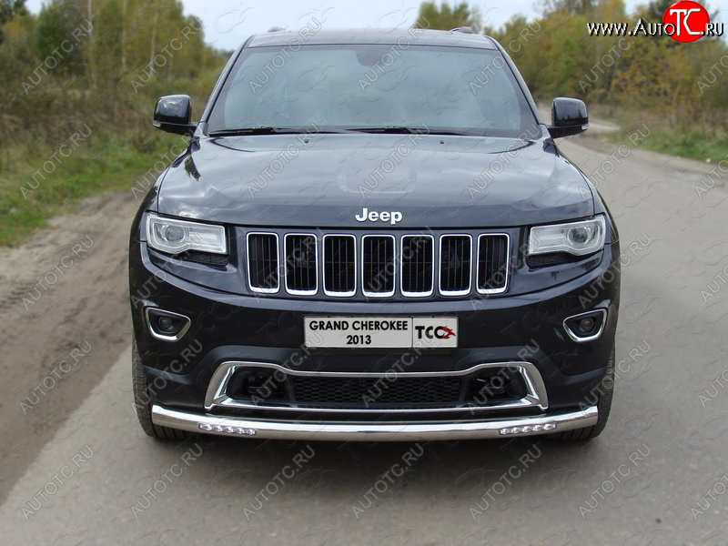 39 749 р. Защита переднего бампера нижняя с ходовыми огнями 76,1 мм ТСС Тюнинг Jeep Grand Cherokee WK2 1-ый рестайлинг (2013-2018) (нержавейка)  с доставкой в г. Вологда