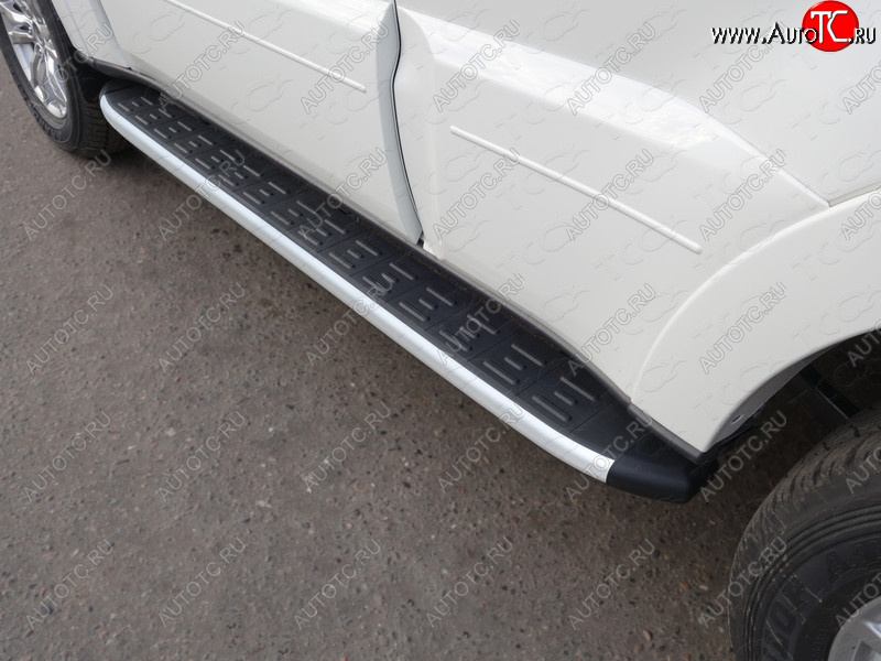 20 599 р. Пороги алюминиевые с пластиковой накладкой ТСС Тюнинг Mitsubishi Pajero 4 V90 2-ой рестайлинг (2014-2020) (серые)  с доставкой в г. Вологда