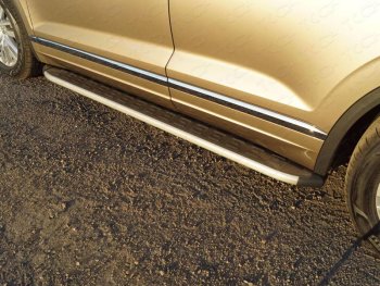 Пороги алюминиевые с пластиковой накладкой ТСС Тюнинг Volkswagen Touareg 3 CR дорестайлинг (2018-2022)