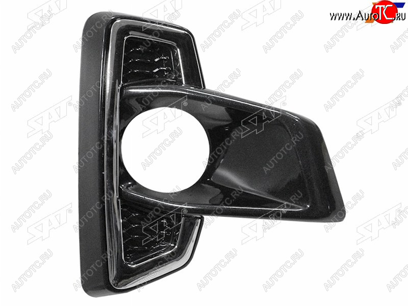 1 339 р. Правая оправа ПТФ SAT Toyota Hilux AN120 1-ый рестайлинг (2017-2020)  с доставкой в г. Вологда