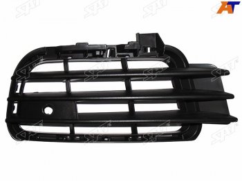 Правая вставка переднего бампера SAT Volkswagen Touareg  2 NF (2010-2014) дорестайлинг