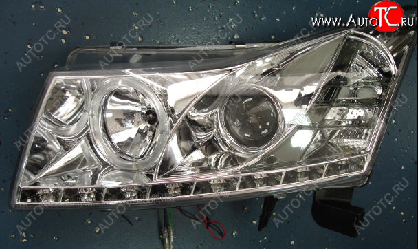 27 999 р. CRUZE ФАРА Л+П (КОМПЛЕКТ) ТЮНИНГ ЛИНЗОВАН (DEVIL EYES) С СВЕТЯЩ ОБОДК (SONAR) ВНУТРИ ХРОМ SONAR cvcrz09-002h-n  с доставкой в г. Вологда