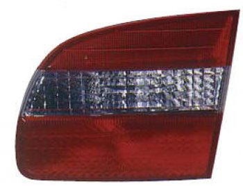 Левый фонарь (внутренний) DEPO Toyota Corolla  E110 (1997-2000) седан дорестайлинг