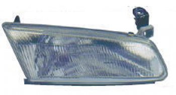 Правая фара (без корректора) BodyParts Toyota Camry  XV20 (1999-2001)