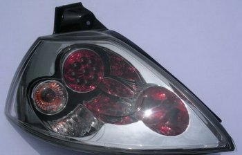MEGANE ФОНАРЬ ЗАДН ВНЕШН Л+П (КОМПЛЕКТ) ТЮНИНГ (ХЭТЧБЭК) ПРОЗРАЧ ХРУСТАЛ С ДИОД ВНУТРИ ХРОМ BODYPARTS rnmeg03-740h-n
