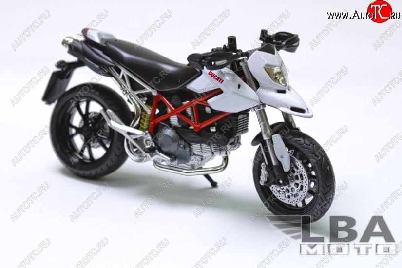 1 599 р. Модель мотоцикла Ducati Hypermotard 10 Белого цвета масштаб 112  пм-00000858  с доставкой в г. Вологда