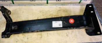 Кронштейн крепления бампера правый R 2отв 8х4 CA3310 ОРИГИНАЛ FAW 2803650-13cb