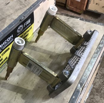 4 259 р. Ступенька железная нижняя левая правая SHACMAN X3000 SHACMAN dz14251240130  с доставкой в г. Вологда. Увеличить фотографию 2