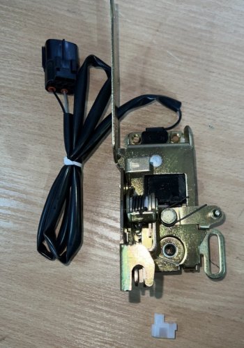 1 659 р. Замок двери правый (механизм) Sitrak VALMO000662    SITRAK 811w62680-6142  с доставкой в г. Вологда. Увеличить фотографию 3