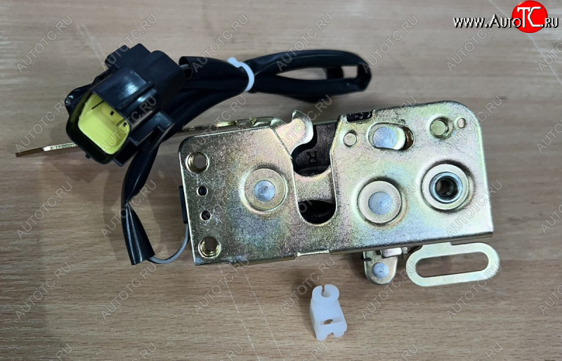 1 659 р. Замок двери правый (механизм) Sitrak VALMO000662    SITRAK 811w62680-6142  с доставкой в г. Вологда
