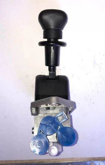 1 689 р. Кран ручного тормоза Howo T5G 811W52315-6156 VALMO000533 SITRAK 811w52315-6156  с доставкой в г. Вологда. Увеличить фотографию 3