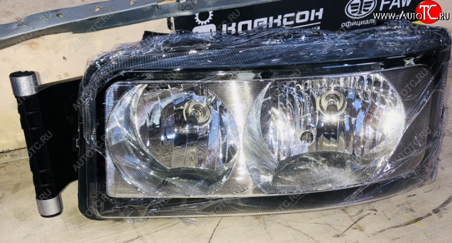 11 649 р. Фара передняя левая HOWO T5G VALMO000540 SITRAK SITRAK 811w25101-6001  с доставкой в г. Вологда