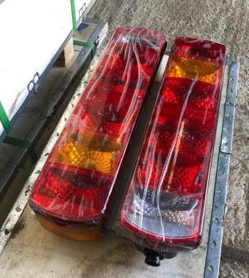 2 589 р. Фонарь задний правый Howo T5GSitrak (4 болта) VALMO000538 SITRAK wg9719810012  с доставкой в г. Вологда. Увеличить фотографию 3
