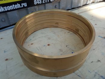 10 699 р.     Втулка медная 85513028 XCMG 85513028  с доставкой в г. Вологда. Увеличить фотографию 2