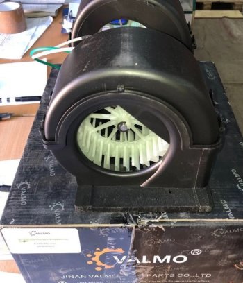 4 299 р. Мотор отопителя Howo T5GSitrak VALMO000557 SITRAK SITRAK 811w61942-0002  с доставкой в г. Вологда. Увеличить фотографию 3