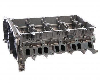 Головка блока FORD Transit (00-06) (2.4) цилиндров OE FORD 1851817