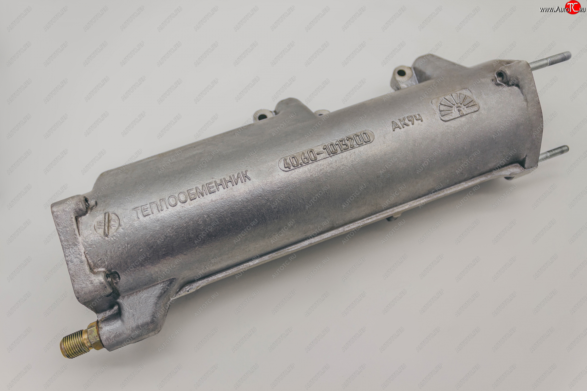 19 549 р. Корпус теплообменника 40.20-1013200 и 40.60-1013200 (длинный , для двигателя 406.1013219 7511.1013620) ТЕПЛООБМЕННИК  КамАЗ 4310 (1981-1989)  с доставкой в г. Вологда