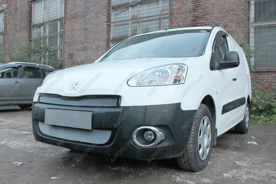 5 999 р. Защита радиатора (2 части) Стрелка11 Стандарт  Peugeot Partner  B9 (2012-2015) 1-ый рестайлинг (хром)  с доставкой в г. Вологда