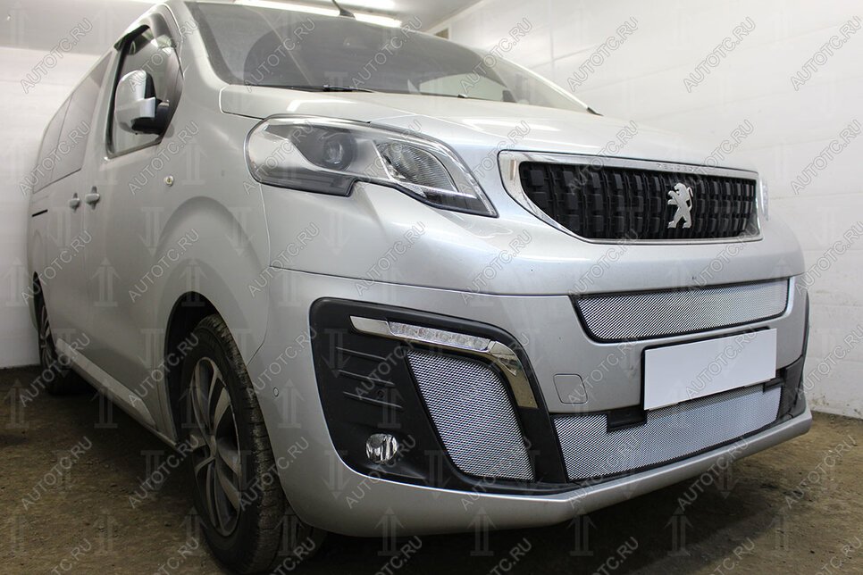 3 699 р. Защита радиатора (боковые) Стрелка11 Стандарт  Peugeot Traveller  K0 L2 (2016-2024) дорестайлинг (хром)  с доставкой в г. Вологда