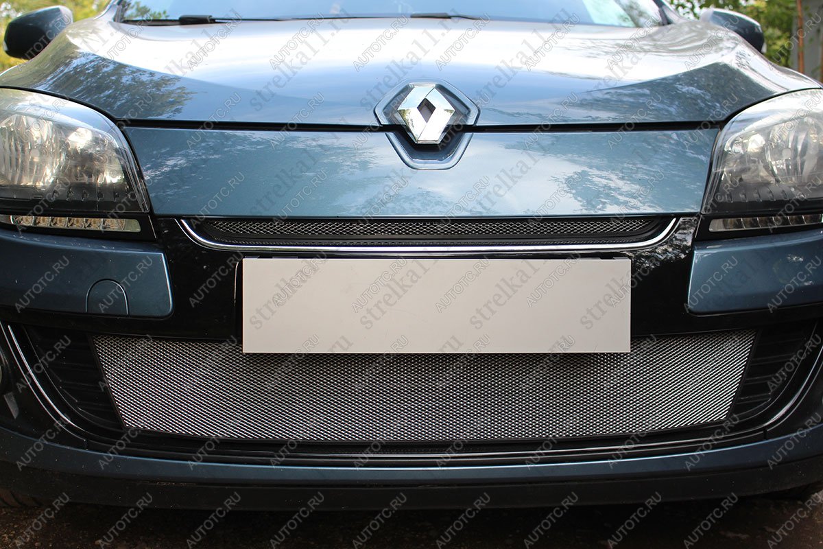 2 199 р. Защита радиатора (верх) Стандарт  Renault Megane  купе 3 дв. (2012-2014) 1-ый рестайлинг (черная)  с доставкой в г. Вологда