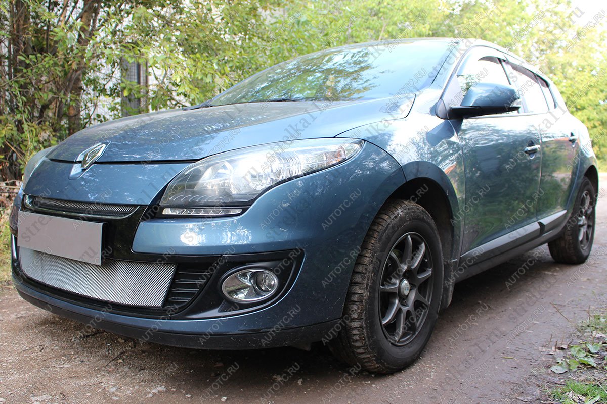 3 079 р. Защита радиатора (низ) Стандарт  Renault Megane  купе 3 дв. (2012-2014) 1-ый рестайлинг (хром)  с доставкой в г. Вологда