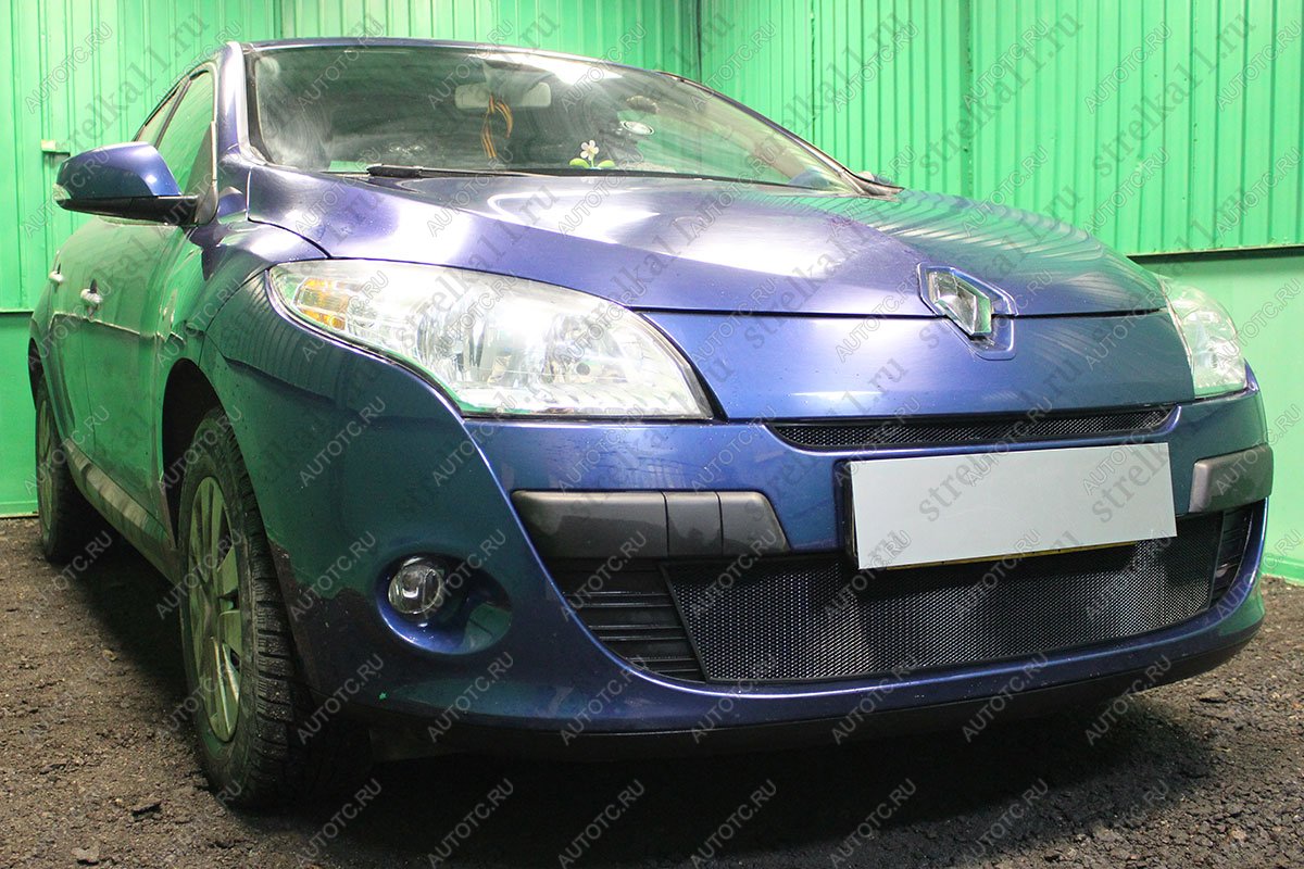 2 199 р. Защита радиатора (верх) Стандарт  Renault Megane  седан (2008-2012)  дорестайлинг (черная)  с доставкой в г. Вологда
