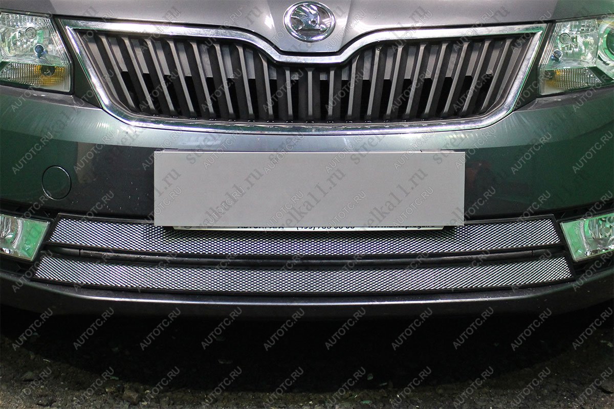 5 649 р. Защита радиатора (2 части) Стрелка11 Стандарт  Skoda Rapid ( NH3,  NH1) (2012-2017) дорестайлинг лифтбэк, хэтчбэк дорестайлинг (хром)  с доставкой в г. Вологда